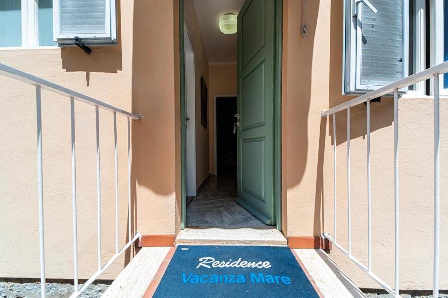 Residence Vacanza Mare Марина-ді-Кампо Екстер'єр фото